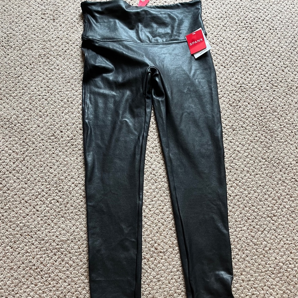 Womens spanx black coated (Brand New) Size Large